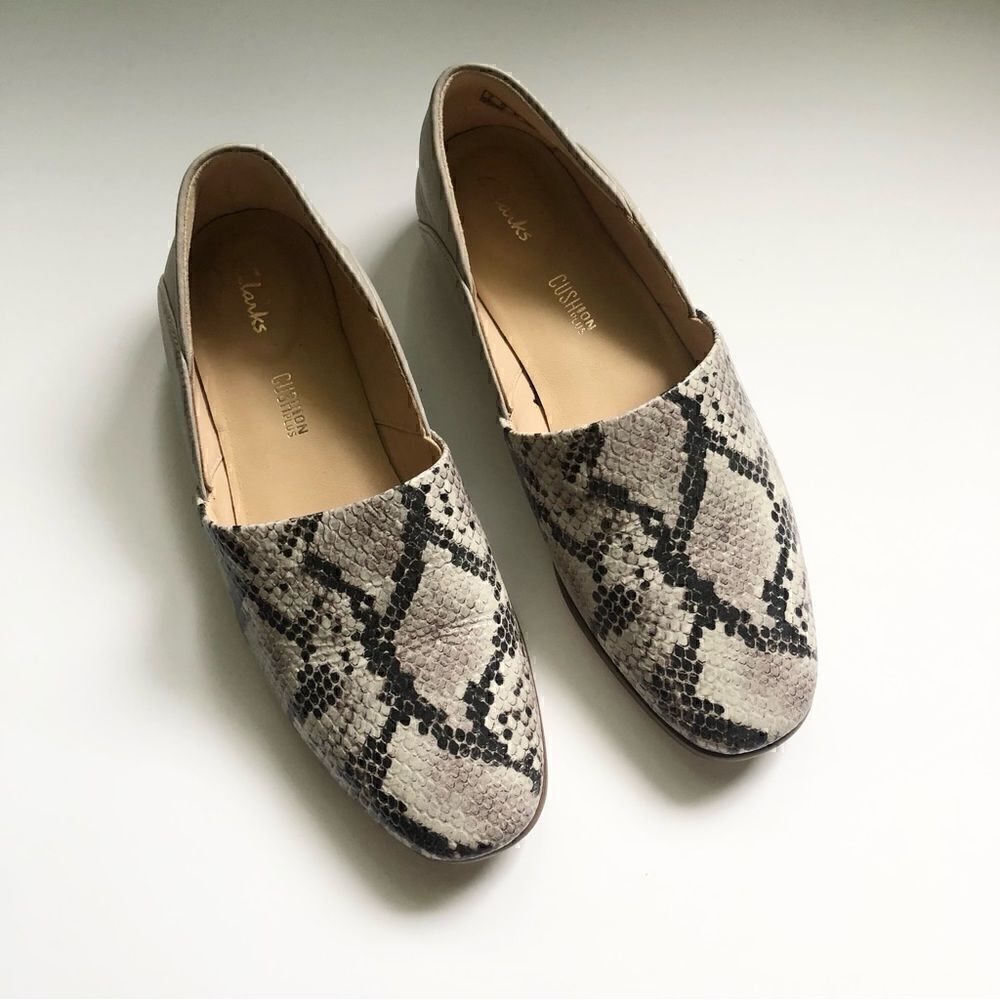Clarks Cuchion Plus snakeskin leather slip on flats woman’s size 6.5 NWT